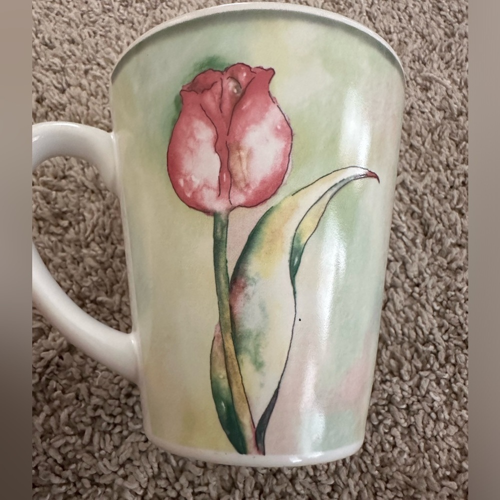 Oneida Sakura stoneware mug. Les Fleur design of a tulip.